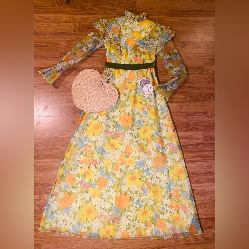 Vintage 1970s Edwardian prairie maxi dress -green Floral Ruffle Dress